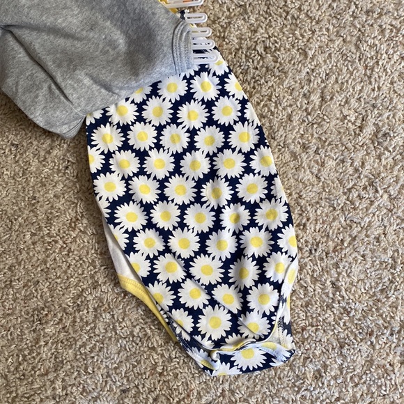 NWT 5 sleeveless onesies size 3-6 months - Picture 5 of 7